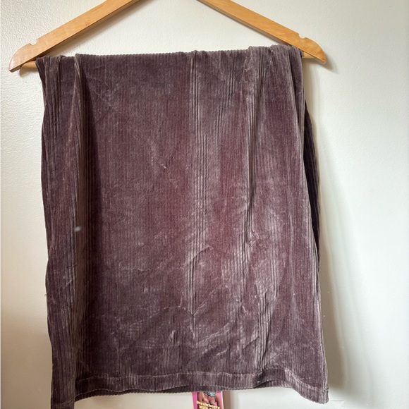 Strawberry Milk Mob Skirt - Picture 1 of 3